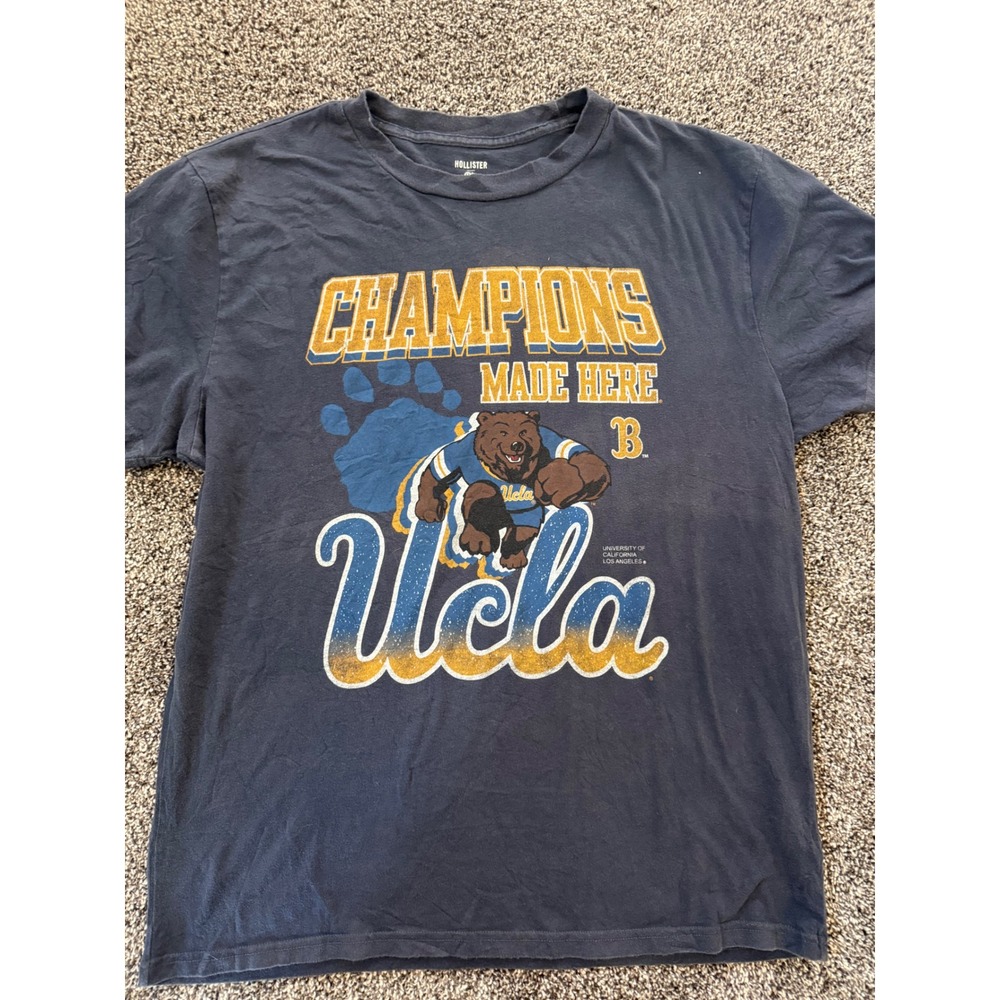 Hollister Blue 84 UCLA Bruins T-Shirt Mens Large Navy Blue Champions Made Here